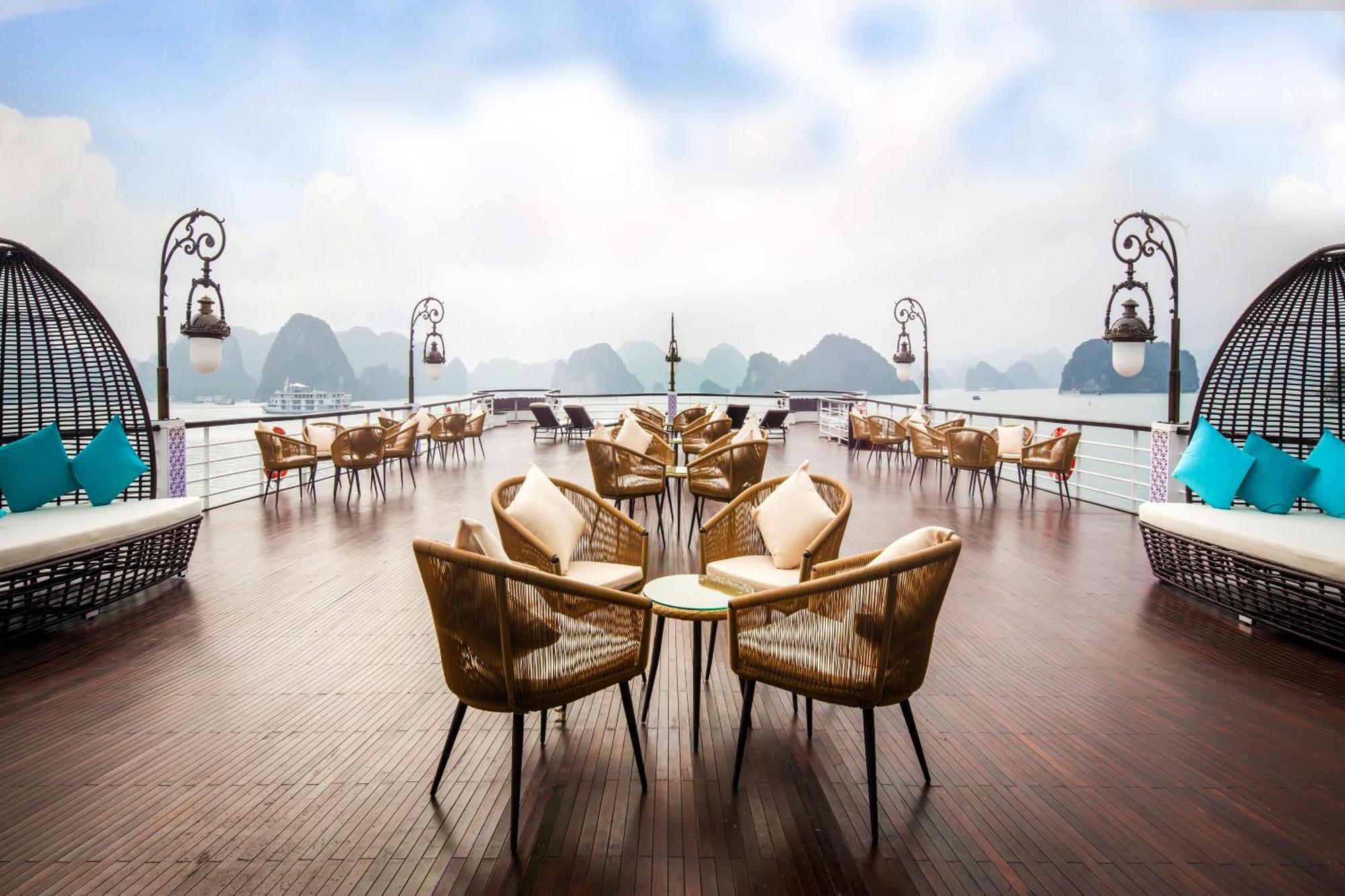 ホテル Ambassador Cruise Halong Bay ハロン エクステリア 写真