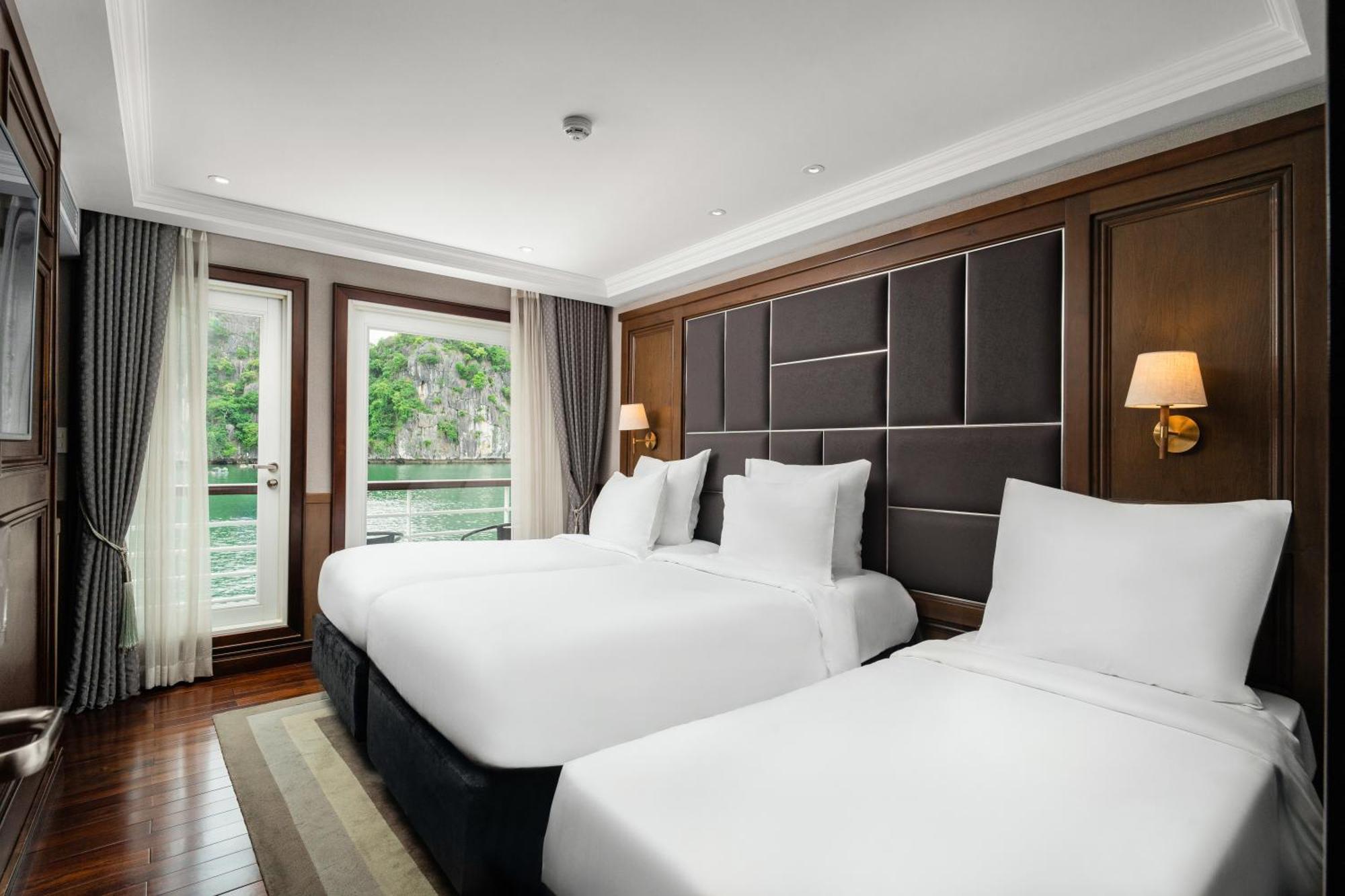 ホテル Ambassador Cruise Halong Bay ハロン エクステリア 写真