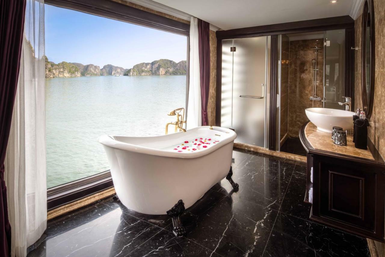 ホテル Ambassador Cruise Halong Bay ハロン エクステリア 写真