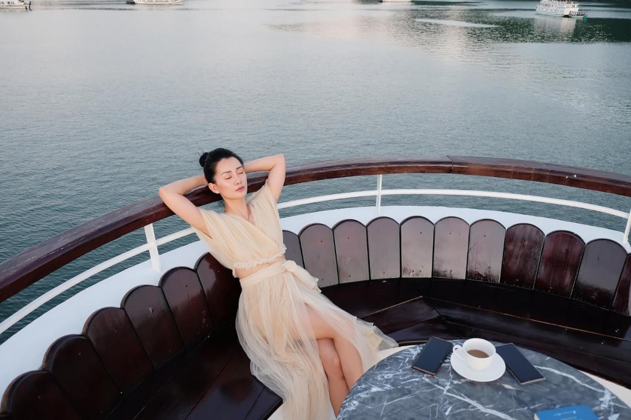 ホテル Ambassador Cruise Halong Bay ハロン エクステリア 写真